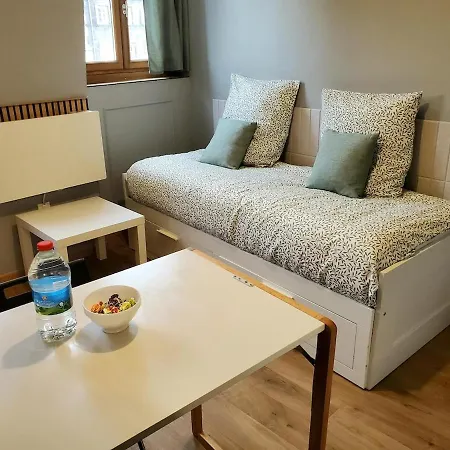 Le Petit Cosy - *